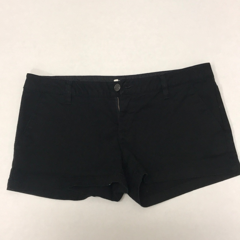 Volcom shorts black size 7